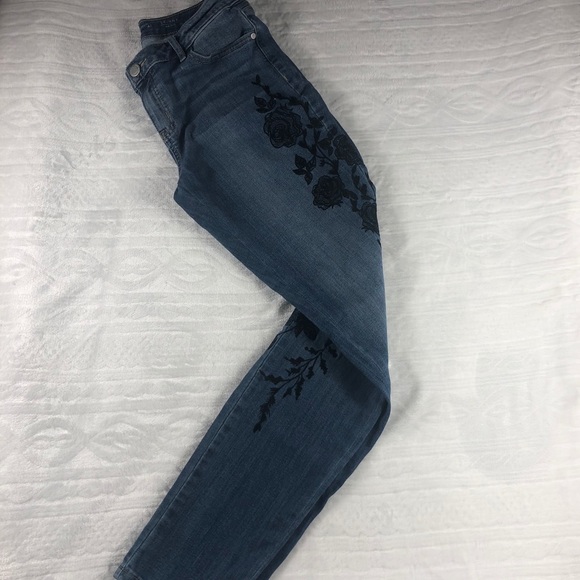 vera wang mid rise skinny jeans